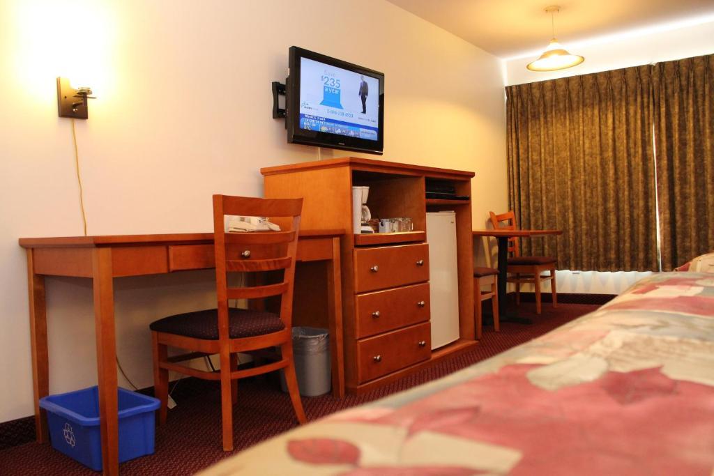 Maverick Motor Inn And Waterslide Kamloops Habitación foto